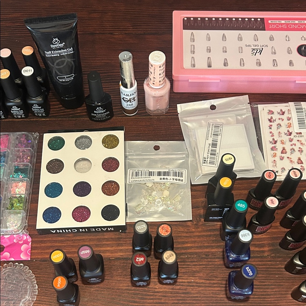 Assorted Nail Polish Set with Glitter Palette